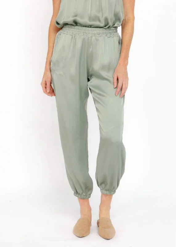 Chic Outfits Brooke Jogger Pants In Military