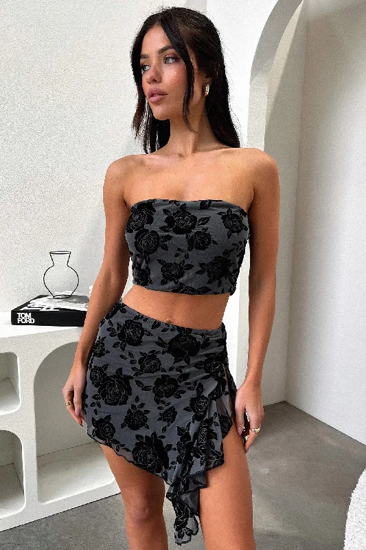 Comfortable And Casual Savian Skirt - Black Floral
