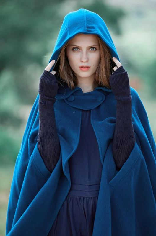 Fashion Must-have The New Yorker | Hooded Cashmere Cape