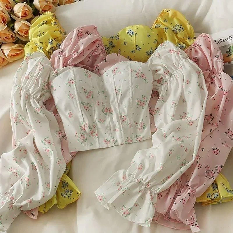 Cozy Look Lourds Floral Statement Top