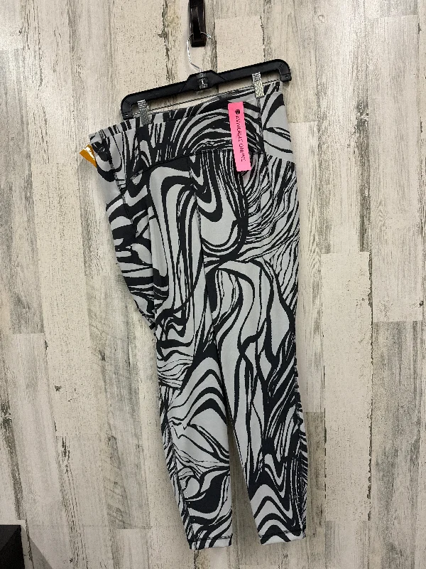 Sports Fashion Athletic Leggings By Lululemon  Size: 14