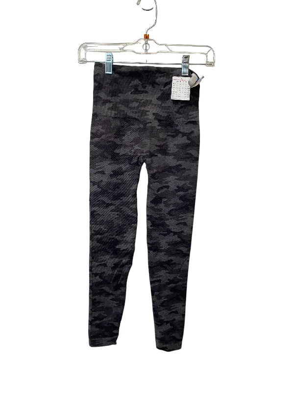 Fashionable Comfort Athletic Leggings By Spanx  Size: S