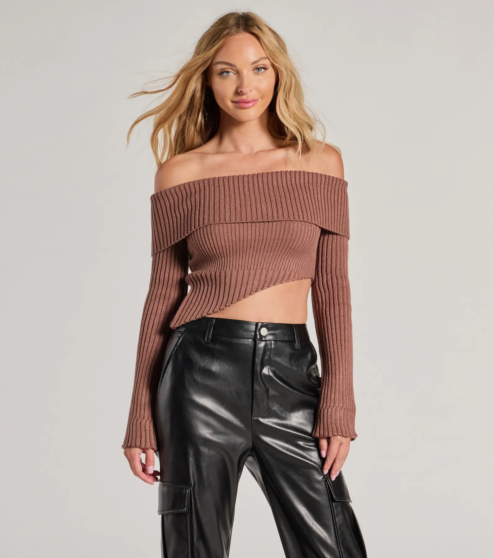 Perfect Tailoring Always Got The Glam Off-The-Shoulder Asymmetrical Crop Top