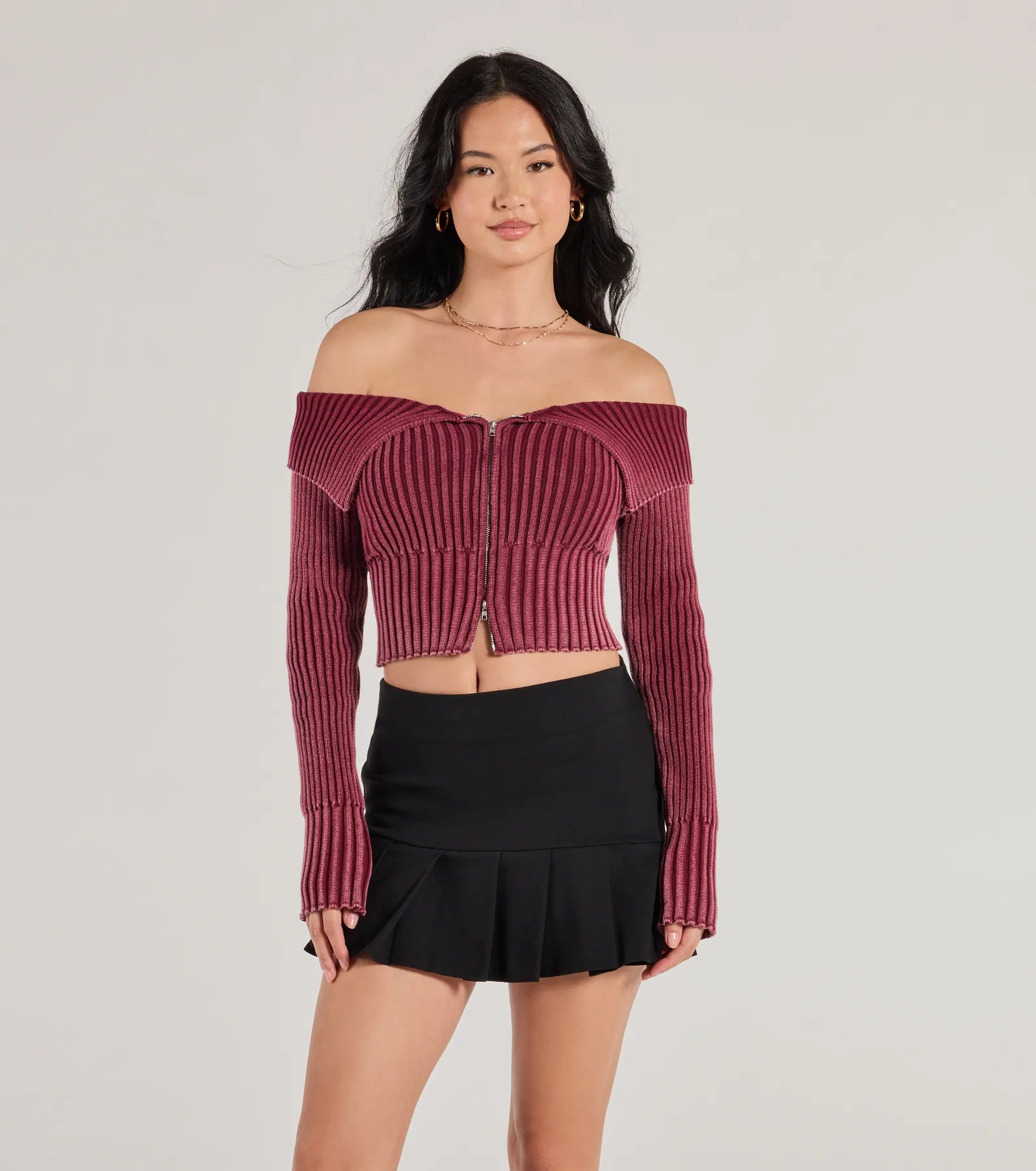 Casual And Casual Trendsetting Style Off-The-Shoulder Cropped Knit Top